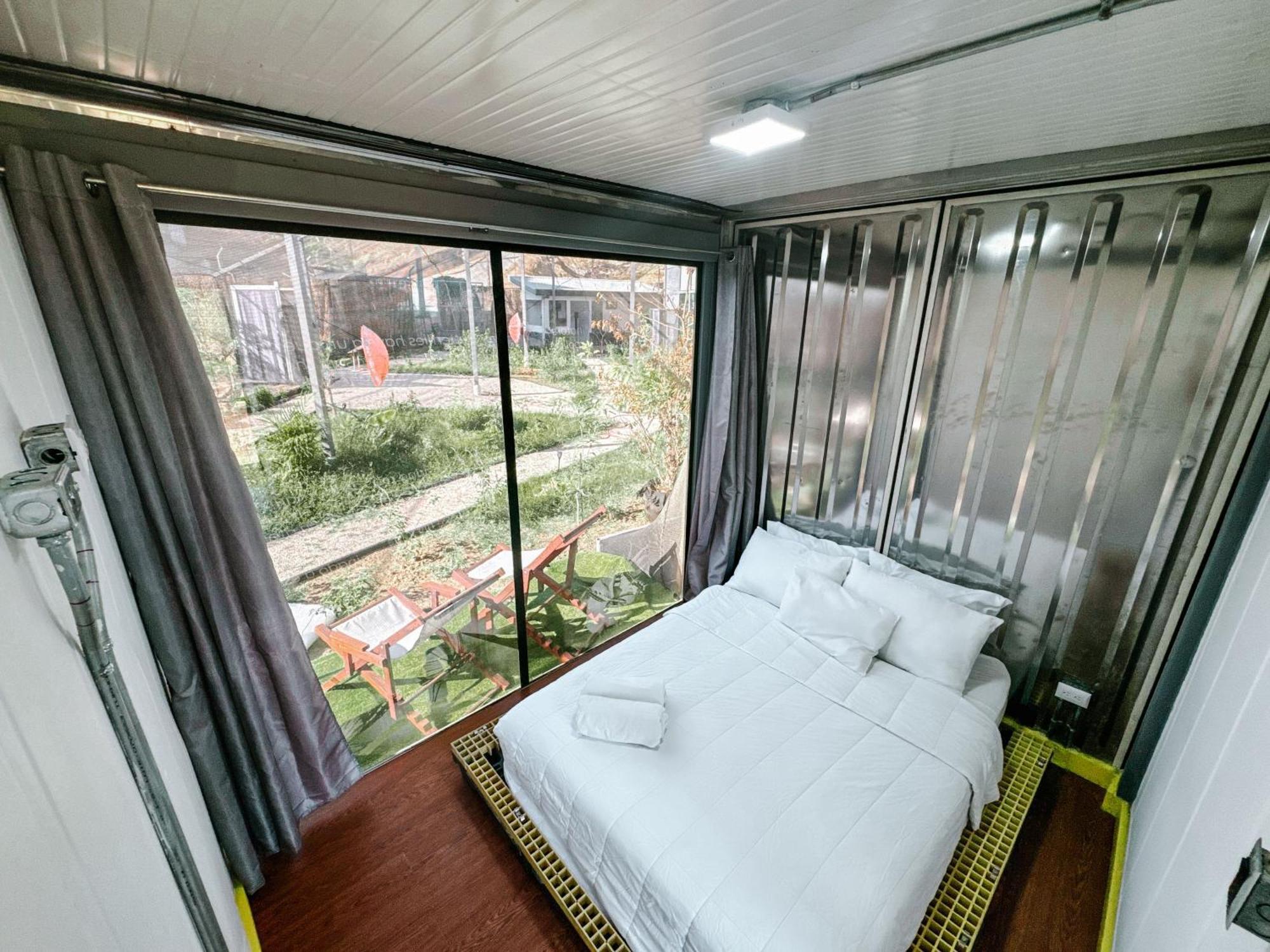 Pupa House - Capsule Hotel - Adults Only تاماريندو المظهر الخارجي الصورة