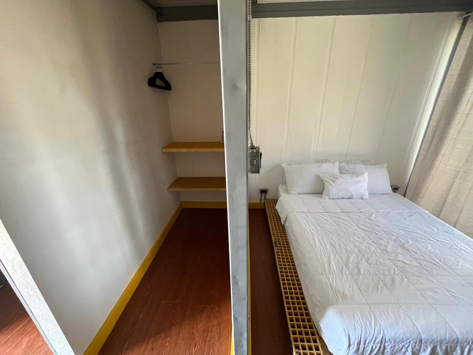Pupa House - Capsule Hotel - Adults Only تاماريندو المظهر الخارجي الصورة