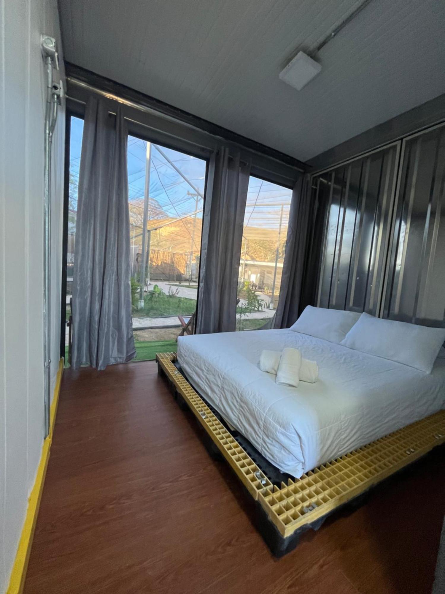 Pupa House - Capsule Hotel - Adults Only تاماريندو المظهر الخارجي الصورة